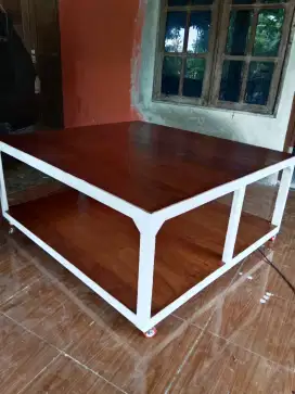 Rak kayu display bisa customm