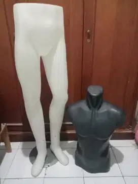 Dijual aja patung kaki cowok sama patung cowok