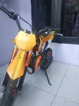 Motor mini trail 50 cc