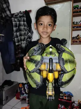 Mainan langkah alien 2005 Tyco Shell Shocker jumbo