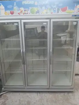 showcase 3 pintu sansio