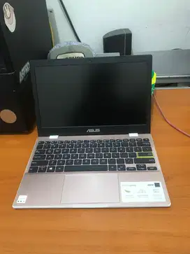 Asus E210MA | N4020 | 4GB | SSD 256GB | LED 12”