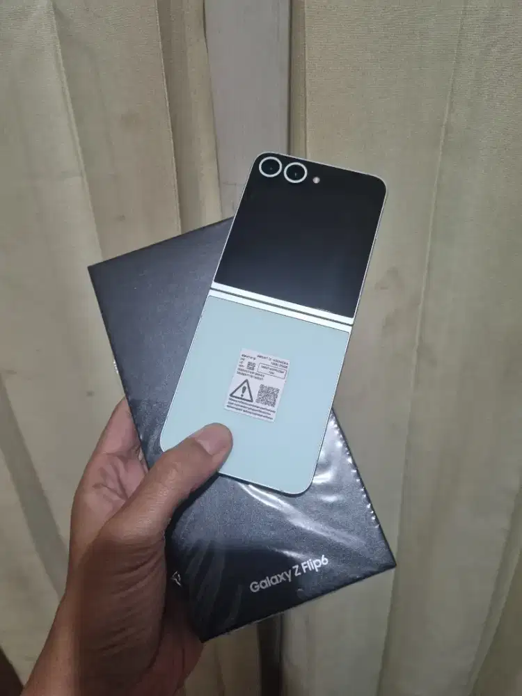 Samsung z flip 6 12/256 jaminan seperti baru tanpa minus