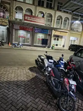 siapa tau ada yang butuh supir buat anter jemput