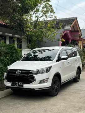 Toyota venturer 2.0 At 2019