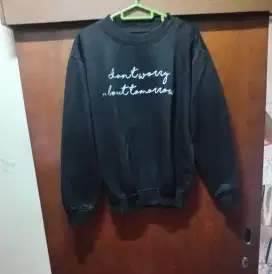 D jual cepat sweater baru. Harga murah.