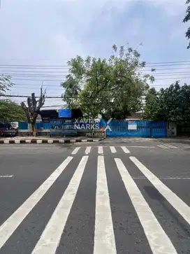Gudang poros jalan ahmad yani malang