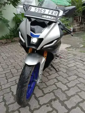 Promo DP 500 Yamaha R15 ABS Connected Tahun pemakaian 2023