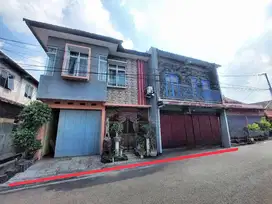 Rumah Hook 2 Lantai Furnish di Banjarsari Solo Tepi Jalan