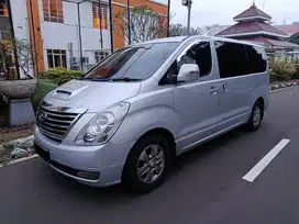 Hyundai H1 H-1 CRDi Turbo Diesel AT Tahun 2011 Istimewa