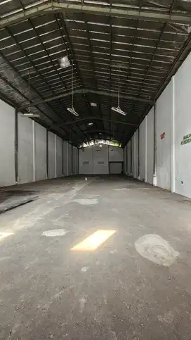 Gudang Taman Tekno lokasi bagus BSD Setu Tangerang Selatan
