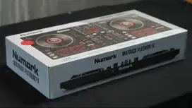 DJ Controller Numark Mixtrack Platinum FX
