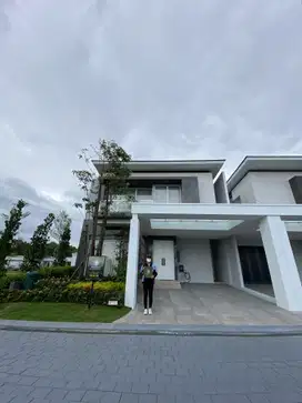 Rumah Mewah no 1 di Boulevard Jalan Gading Serpong Pasadena Grand Resi