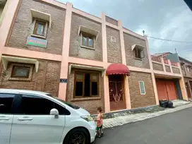 KOST EKLUSIF - KLASIK MODERN KEKINIAN DI AREA PREMIUM DI KELILINGI KAM