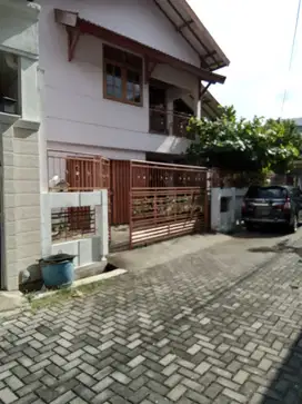Jual cepat Rumah Nyaman di Anggrek 2 lt