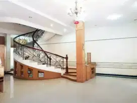 Jual Villa Lux komplek Cemara Asri, kondisi sangat baik, harga menarik