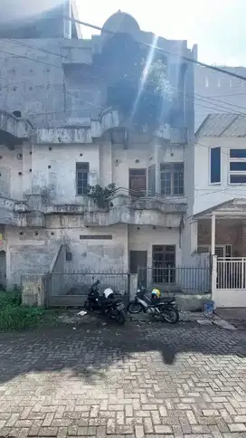 Jual rumah daerah Yos Sudarso lorong 14B, dekat Bilal.