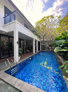 Rumah 2 Lantai di Kemang, Jakarta Selatan