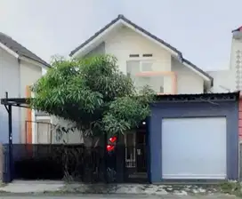 Rumah luas besar di cluster RE talaga bestari tangerang