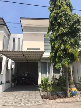 ‼️BANTING HARGA‼️Rumah 2 Lantai diPerum Green Garden Regency Gresik.