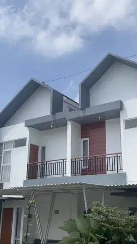 Dijual Villa 2 Lantai Dekat wisata Populer Malang Batu View Pegunungan