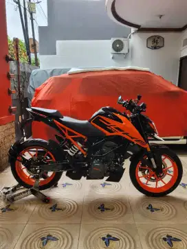 KTM DUKE 200 ABS 99,9% SUPER LIKE NEW!