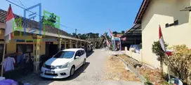 Rumah di kampung dekat jalan raya solo jogja