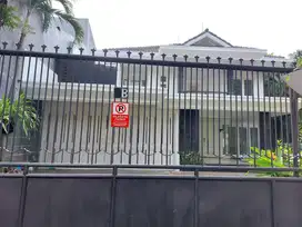 DIsewakan Rumah Mewah Cilandak Fatmawati Luas Jalan Besar Parkir Luas