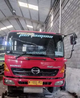 Hino SG260J Head Trailer 6 roda 2014