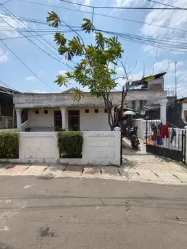 Tanah kav Bonus rumah  167 m2 shm akses mobil jakarta