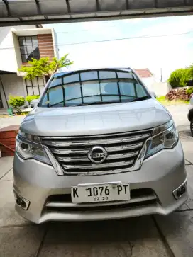 Nissan Serena 2.0 highway star A/T