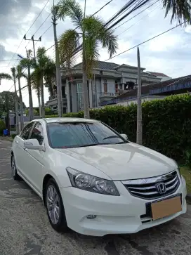 Honda Accord VTI-L AT 2011