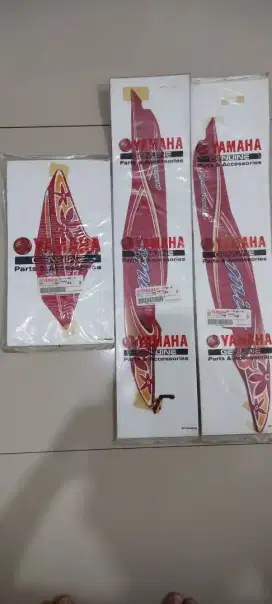 Striping Mio Merah Bunga