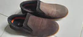 Sepatu merk kukovi
