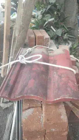 Genteng beton cisangkan bekas