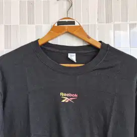 572. KAOS REEBOK LENGAN PANJANG CROP TOP WARNA HITAM SIZE XL  PRELOVED