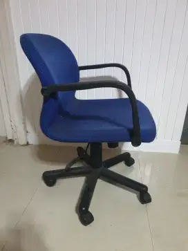 Kursi kantor merk ARCHIGRAMMA