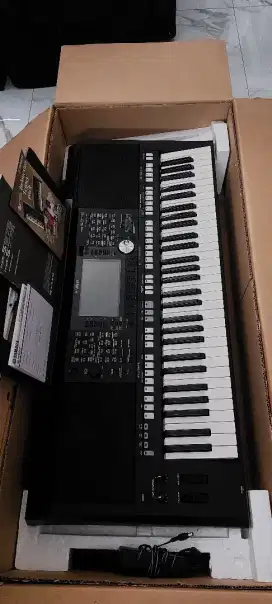 Keyboard yamaha Psr-S 975