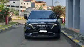 Km 23 rb kia grand carnival premiere diesel 2022 hitam 11 seater