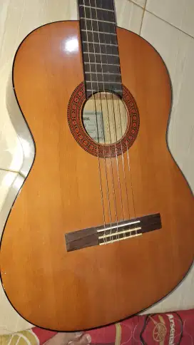 Jual gitar yamaha C40 mulus gitar klasik gitar nylon