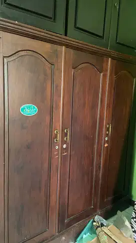 Lemari Baju Jati