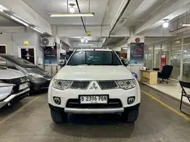 (KM 70 Ribu) Mitsubishi Pajero Sport Dakar 2012 / 2013 Exceed