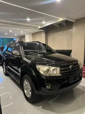 Toyota Fortuner 2009 Bensin ( Ex Kedutaan )