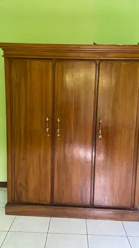 Lemari Baju 3 Pintu