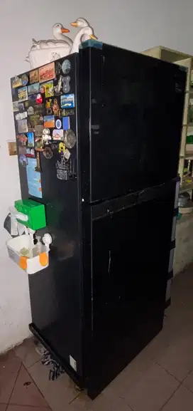 Jual cepat kulkas 2 pintu