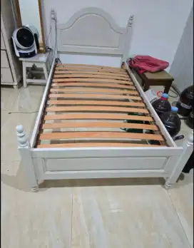 Set tempat tidur 120*200 dan kabinet