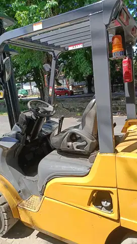 JUAL FORKLIFT CATERPILLAR 3 TON MAST TWO STAGE 6 METER SIAP PAKAI
