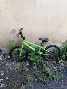 Sepeda bmx senator size 20