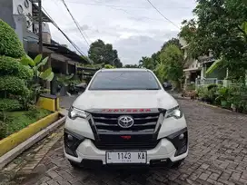 TOYOTA FORTUNER 2.4 VRZ TRD AT TAHUN 2019