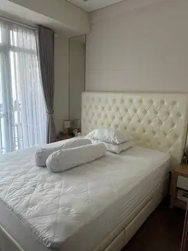 dijual 1BR furnished Apt. Puri Orchard lt tengah view pool